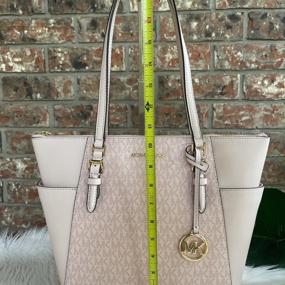 Micheal Kors purse and wallet - Picture 4 of 14